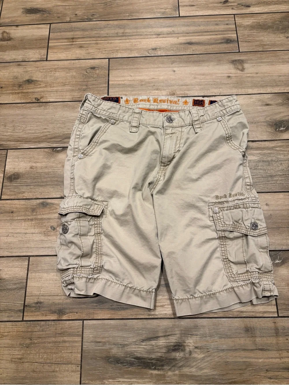 Rock Revival Mens Size 36x13 Beige Tan Embroidered Fleur De Lis Cargo Shorts
